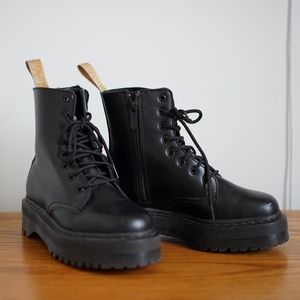 Dr. Martens / Doc Martens JADON vegan leather boots!